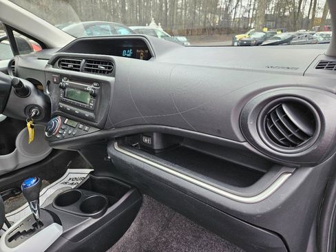 Used 2014 Toyota Prius C Two image 33