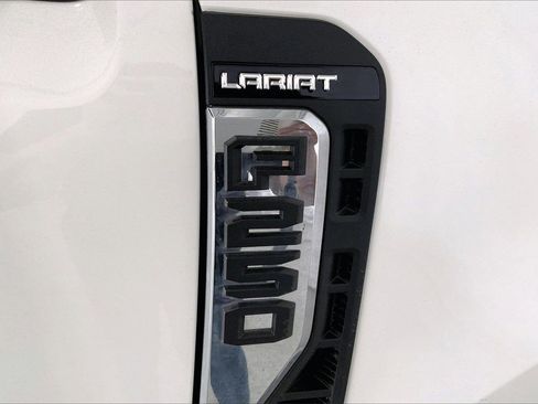 Used 2026 Ford F250 Lariat w/ Chrome Package image 9