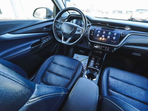 Used 2022 Chevrolet Bolt EUV LT w/ Convenience Package image 37