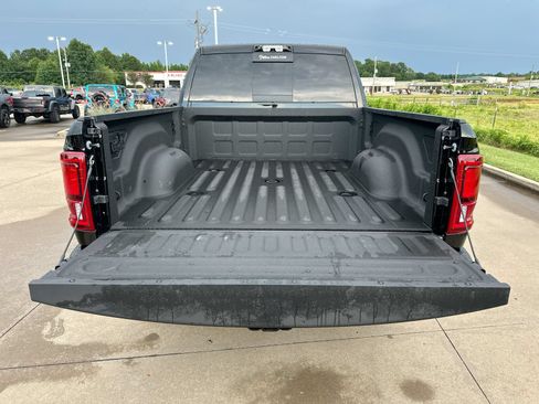 Used 2026 RAM 2500 Limited AWD/4WD image 25