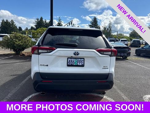 Used 2024 Toyota RAV4 XLE w/ Convenience Package AWD/4WD image 9