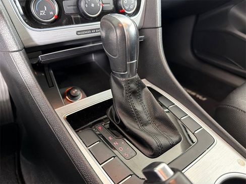 Used 2013 Volkswagen Passat TDI SE image 31