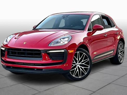 Used 2022 Porsche Macan image 2
