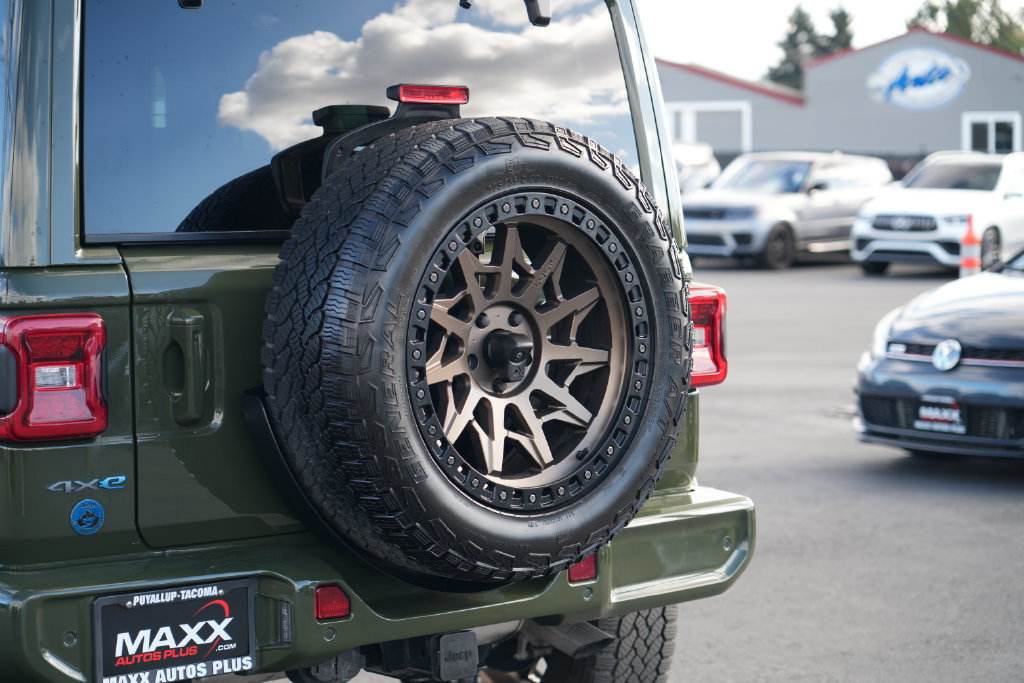 Used 2024 Jeep Wrangler High Altitude AWD/4WD image 13