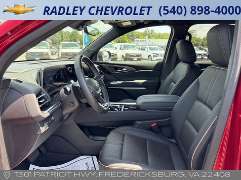 Used 2025 Chevrolet Traverse High Country w/ LPO, Floor Liner Package AWD/4WD image 3