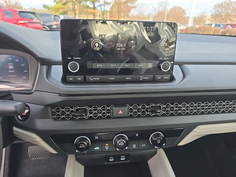 Certified 2025 Honda Accord LX image 19