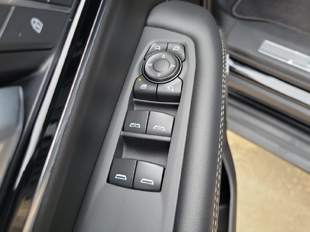 Used 2026 GMC Yukon Elevation RWD image 20