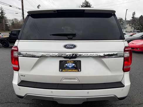 Used 2018 Ford Expedition XLT w/ Equipment Group 202A image 8