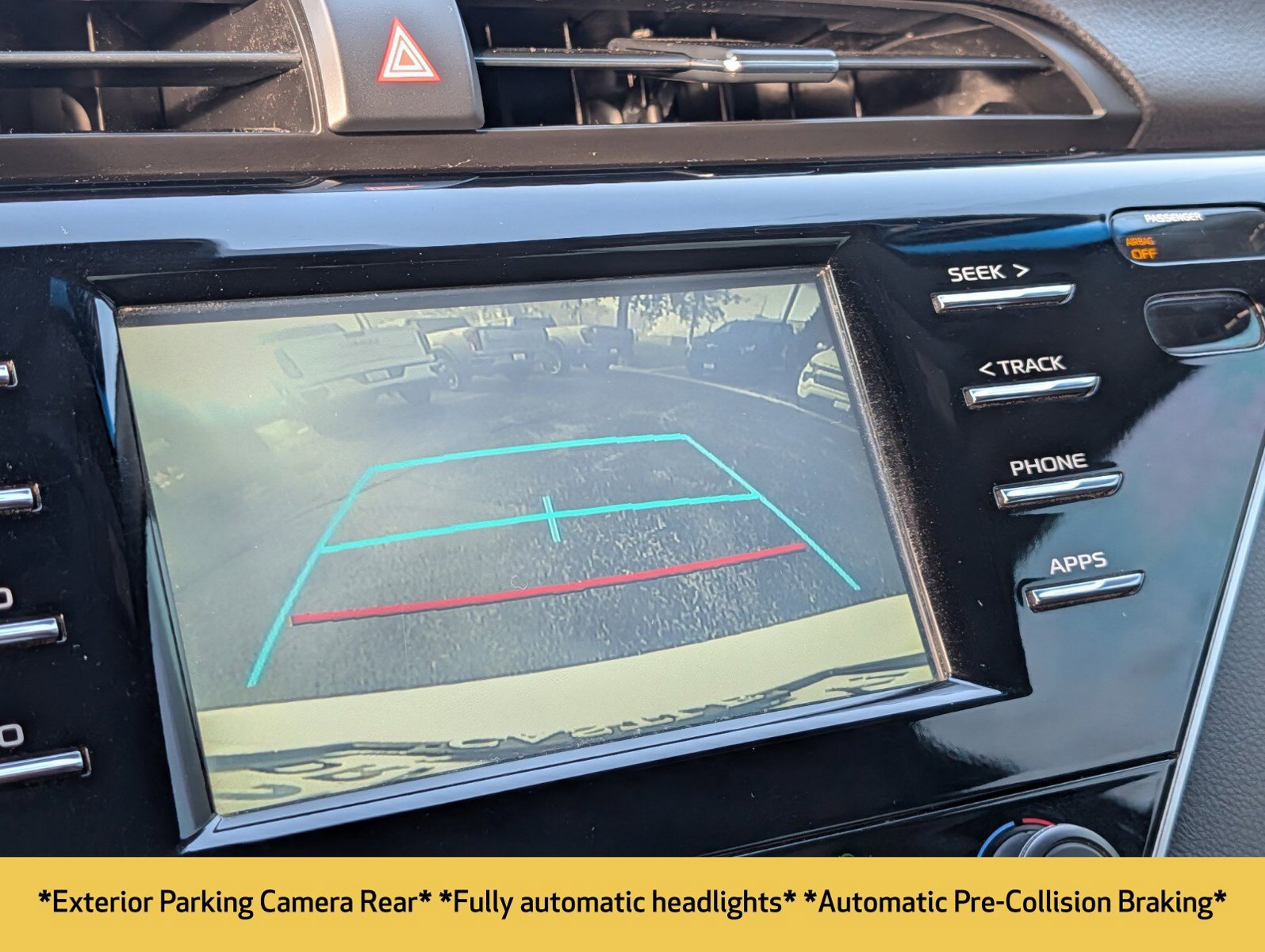 Used 2018 Toyota Camry LE FWD image 6