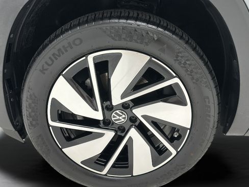 Used 2025 Volkswagen Atlas SE AWD/4WD image 8
