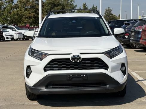 Used 2020 Toyota RAV4 XLE FWD image 8