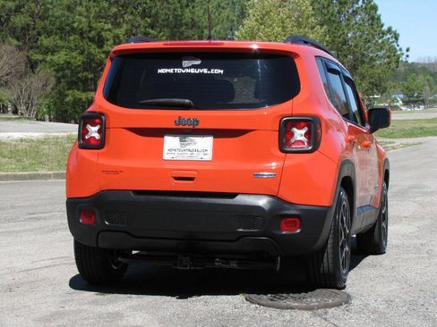 Used 2020 Jeep Renegade Latitude w/ Popular Equipment Group image 12