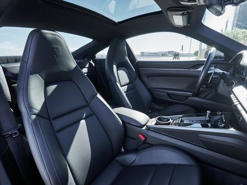 Used 2024 Porsche 911 Carrera S w/ Sport Package image 33