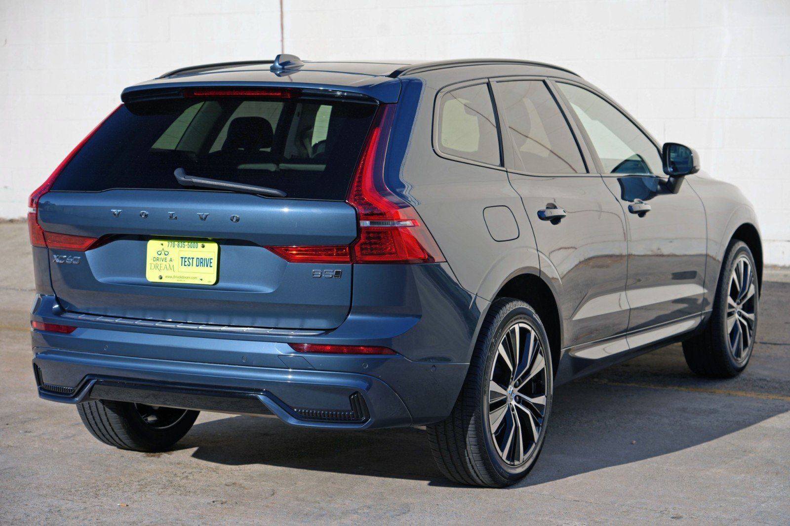 Used 2025 Volvo XC60 B5 Plus w/ Protection Package Premier AWD/4WD image 57