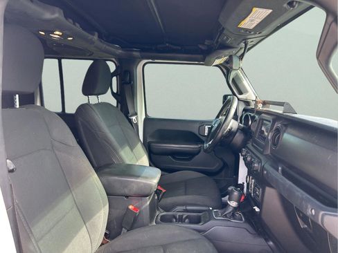 Used 2020 Jeep Gladiator Sport w/ Quick Order Package 24S image 12