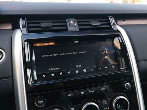 Used 2019 Land Rover Discovery HSE image 41