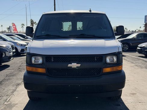 Used 2017 Chevrolet Express 2500 image 18
