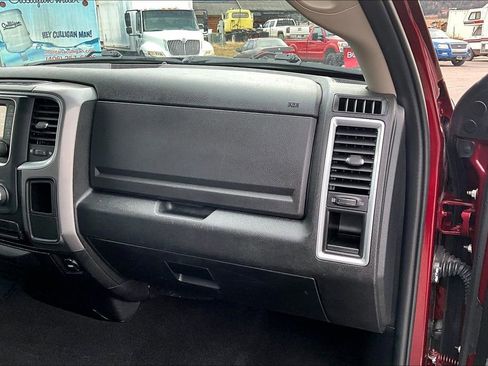 Used 2024 RAM 1500 Classic SLT image 17