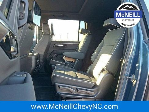 New 2026 Chevrolet Suburban Premier AWD/4WD image 5