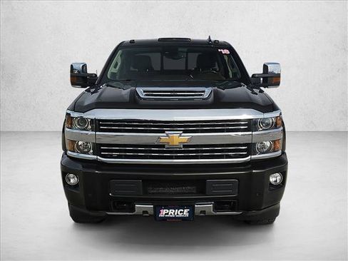 Used 2018 Chevrolet Silverado 2500 High Country w/ Duramax Plus Package image 2