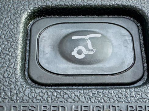 Used 2016 Ford Explorer Platinum AWD/4WD image 33