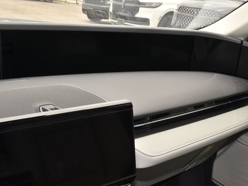 New 2026 Lincoln Nautilus Premier image 55