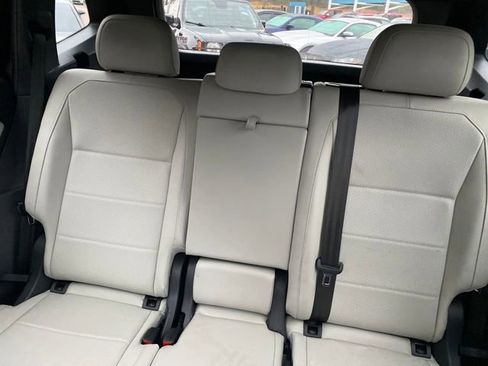 Used 2021 Volkswagen Tiguan SE R-Line image 17