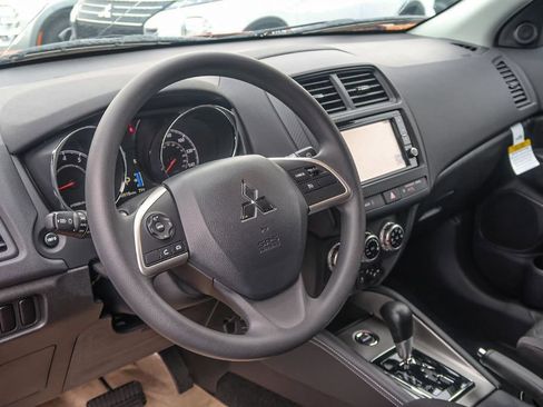 Used 2025 Mitsubishi Outlander Sport ES AWD/4WD image 23