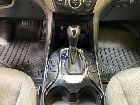 Used 2018 Hyundai Santa Fe Sport w/ 2.4L Value Package 02 AWD/4WD image 42