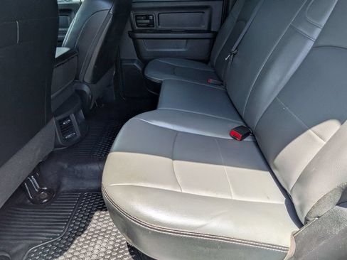 Used 2024 RAM 3500 Tradesman w/ Chrome Appearance Group AWD/4WD image 17