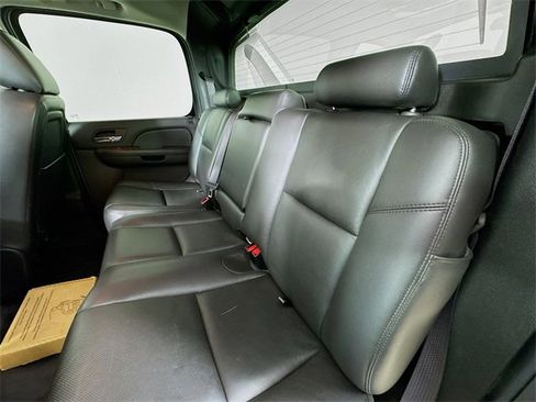 Used 2013 Chevrolet Avalanche LTZ image 23