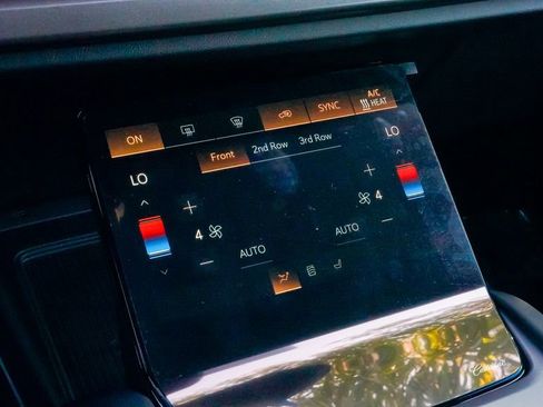 Used 2026 Cadillac Vistiq Platinum image 30