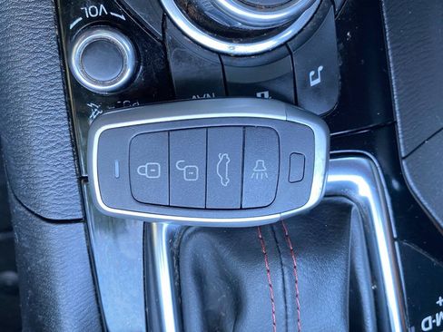 Used 2016 MAZDA MAZDA3 i Touring w/ Popular Equipment Package FWD image 17