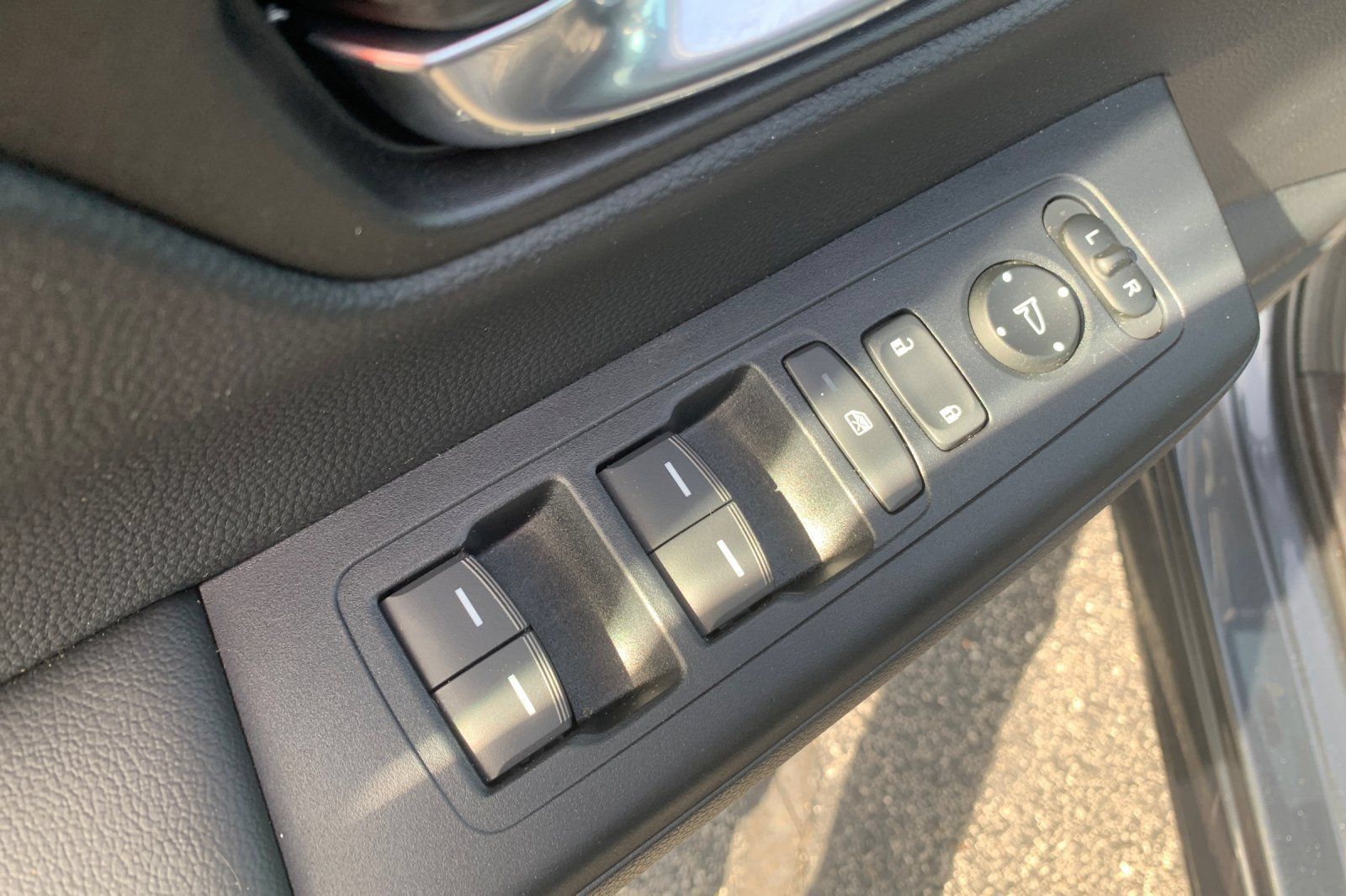 Used 2025 Honda CR-V Sport-L image 14