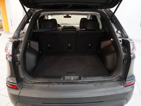 Used 2019 Jeep Cherokee Latitude Plus image 13