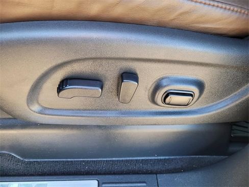 Used 2016 Nissan Titan Platinum Reserve image 23