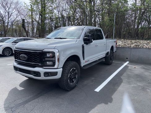 Used 2025 Ford F250 Lariat w/ Tremor Off-Road Package AWD/4WD image 8