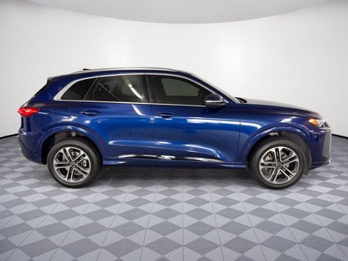 Used 2025 Audi Q5 Premium w/ Convenience Package AWD/4WD image 8