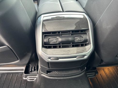 Used 2024 BMW 740i RWD image 33