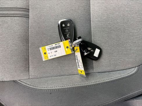 Used 2020 Chevrolet Blazer LT FWD image 32