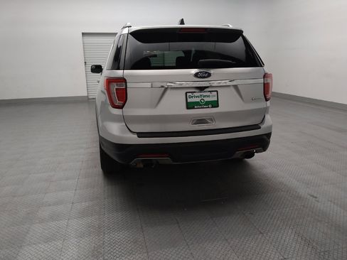 Used 2018 Ford Explorer XLT FWD image 6