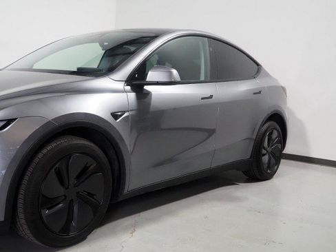 Used 2026 Tesla Model Y Long Range RWD image 52