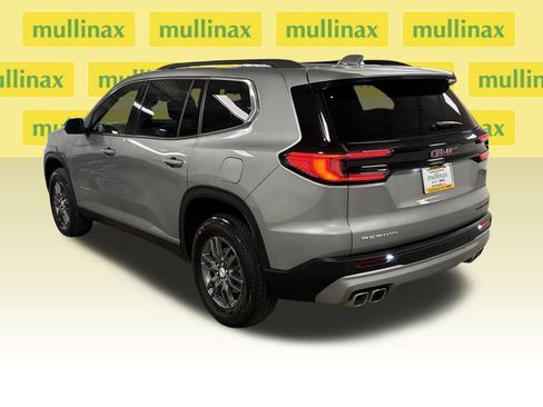 Used 2025 GMC Acadia Elevation image 17