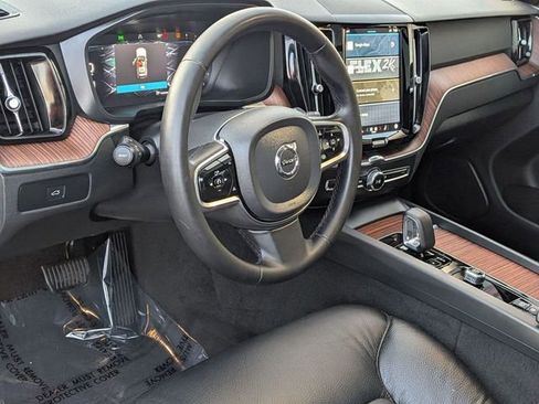 Used 2024 Volvo XC60 B5 Plus image 16