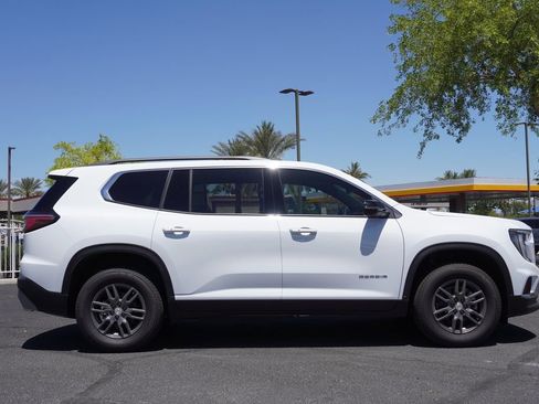 New 2025 GMC Acadia Elevation image 2