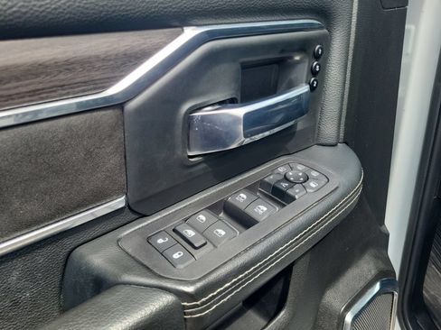 Used 2025 RAM 2500 Laramie AWD/4WD image 10