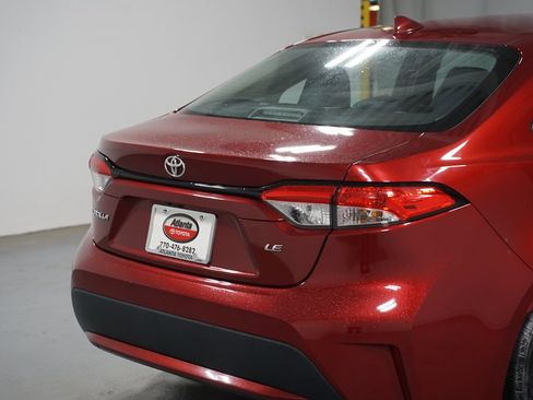Certified 2022 Toyota Corolla LE FWD image 9
