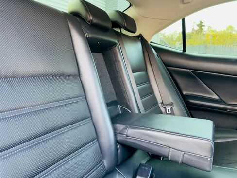 Used 2014 Lexus IS 350 AWD w/ Luxury Package w/Gray Wood image 17