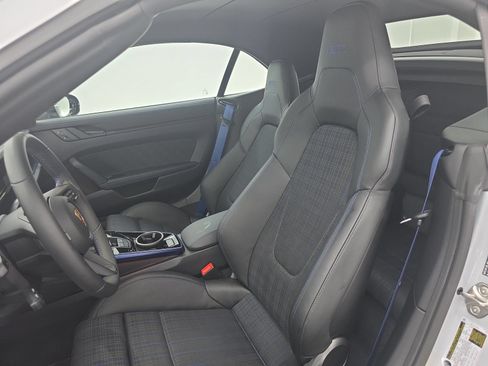 Used 2026 Porsche 911 Carrera RWD image 5