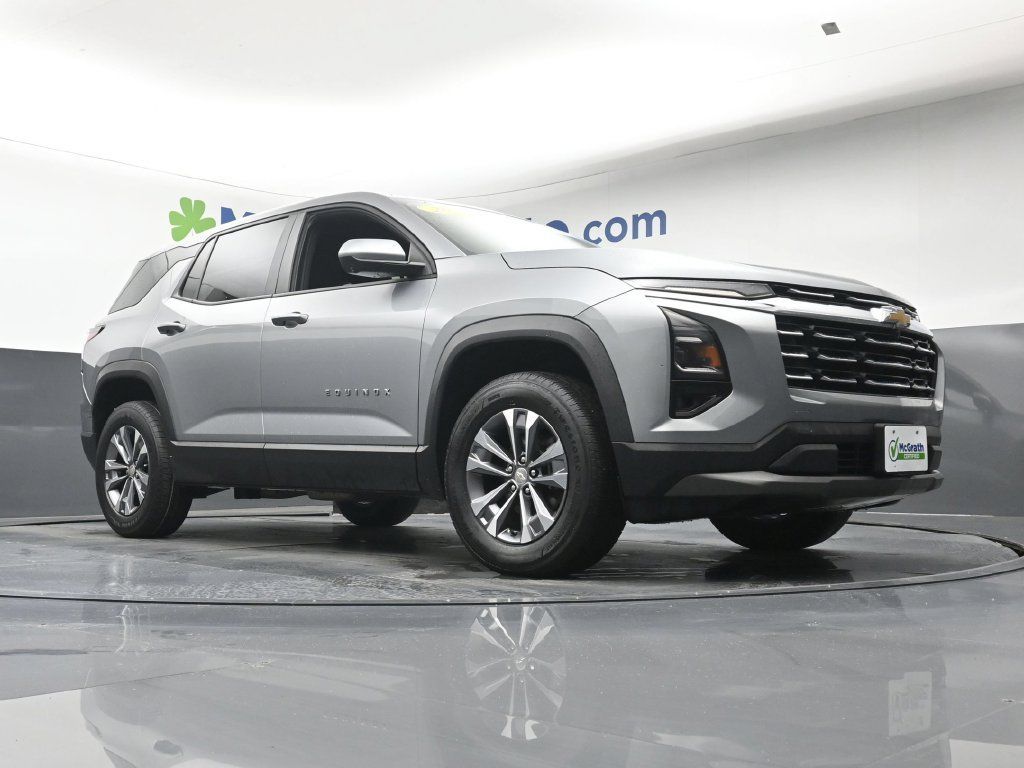Used 2025 Chevrolet Equinox LT w/ Safety and Technology Package FWD image 27